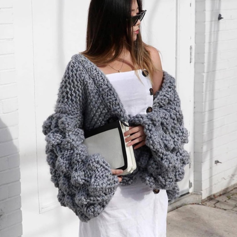 🎥 Chunky Pom Pom Open Cardigan - Picture 6 of 17
